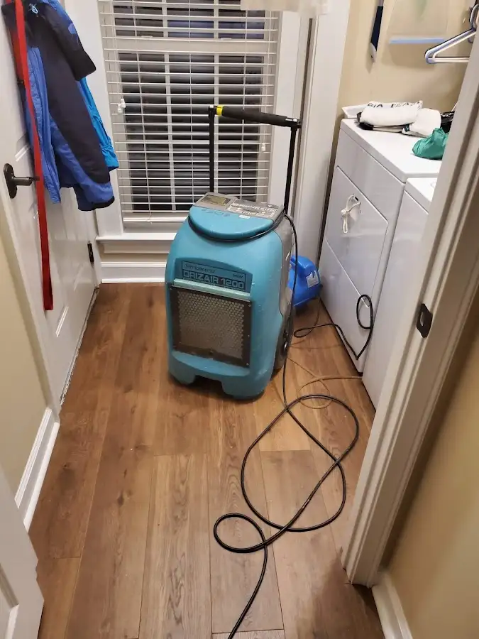Commercial dehumidifier deployed for Crawl Space Restoration in Oak Point